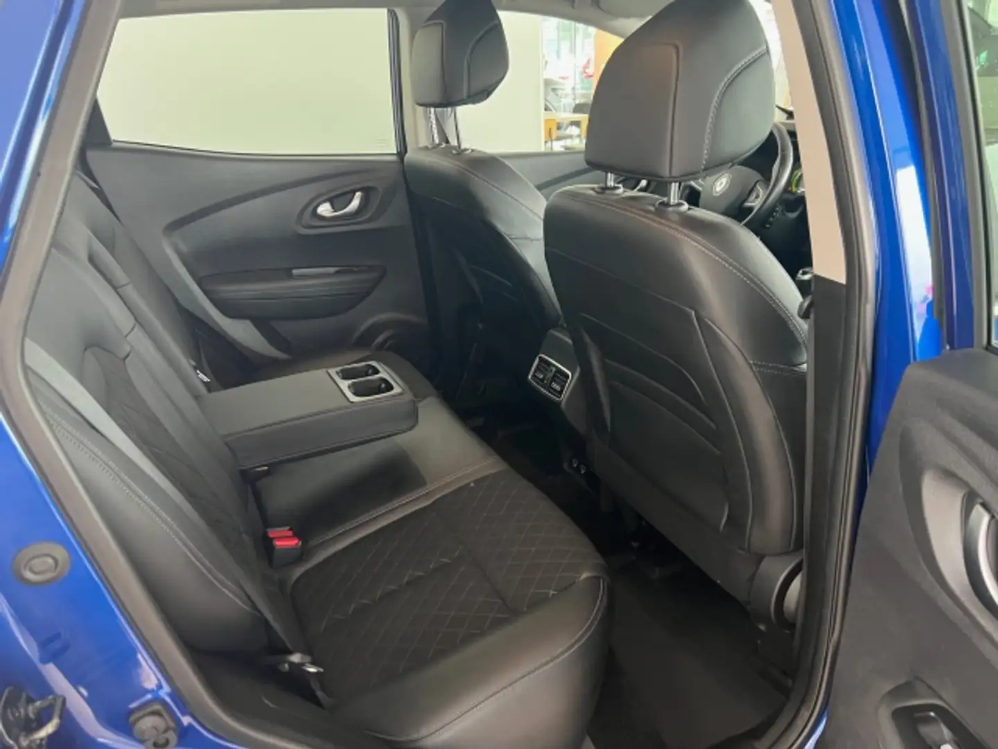 Vehicle image, number 9