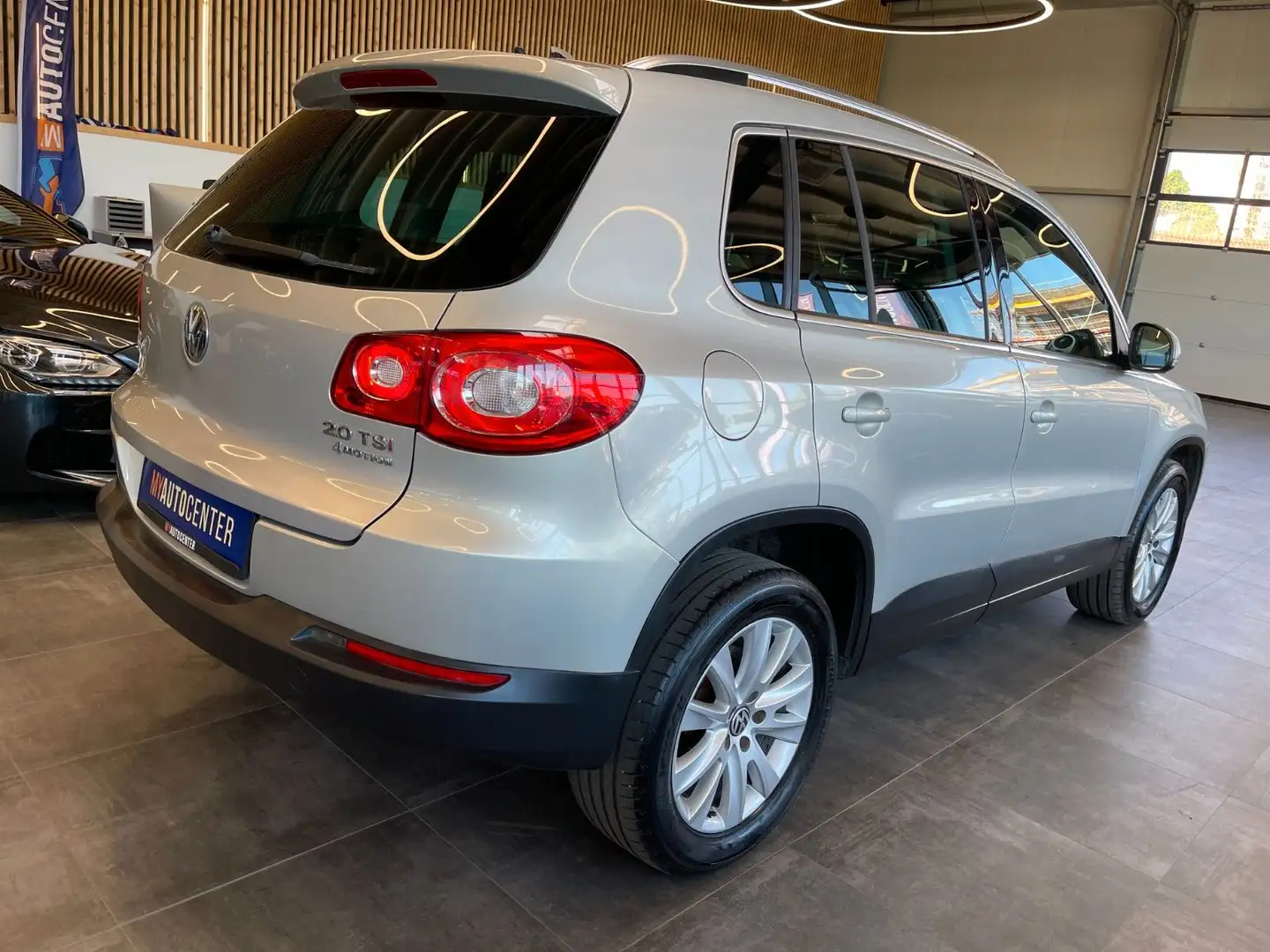 Vehicle image, number 19