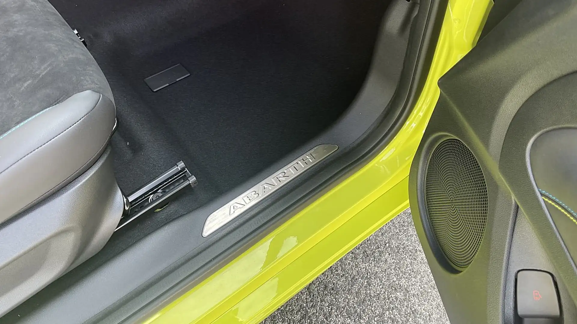 Vehicle image, number 8