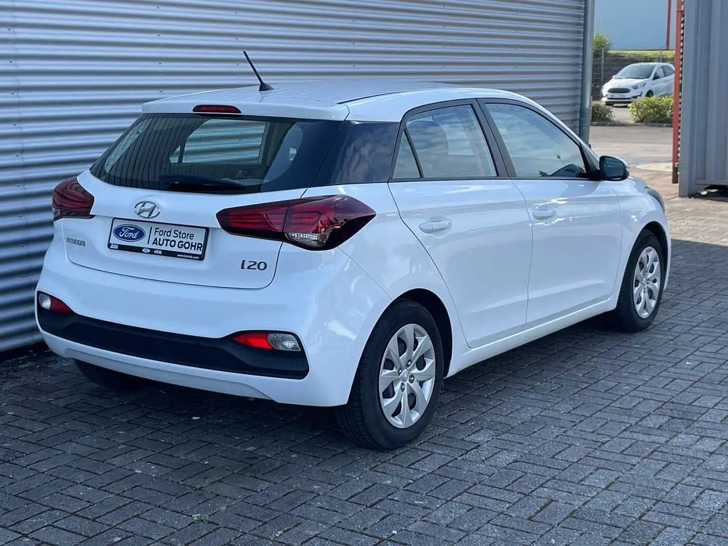 Vehicle image, number 6
