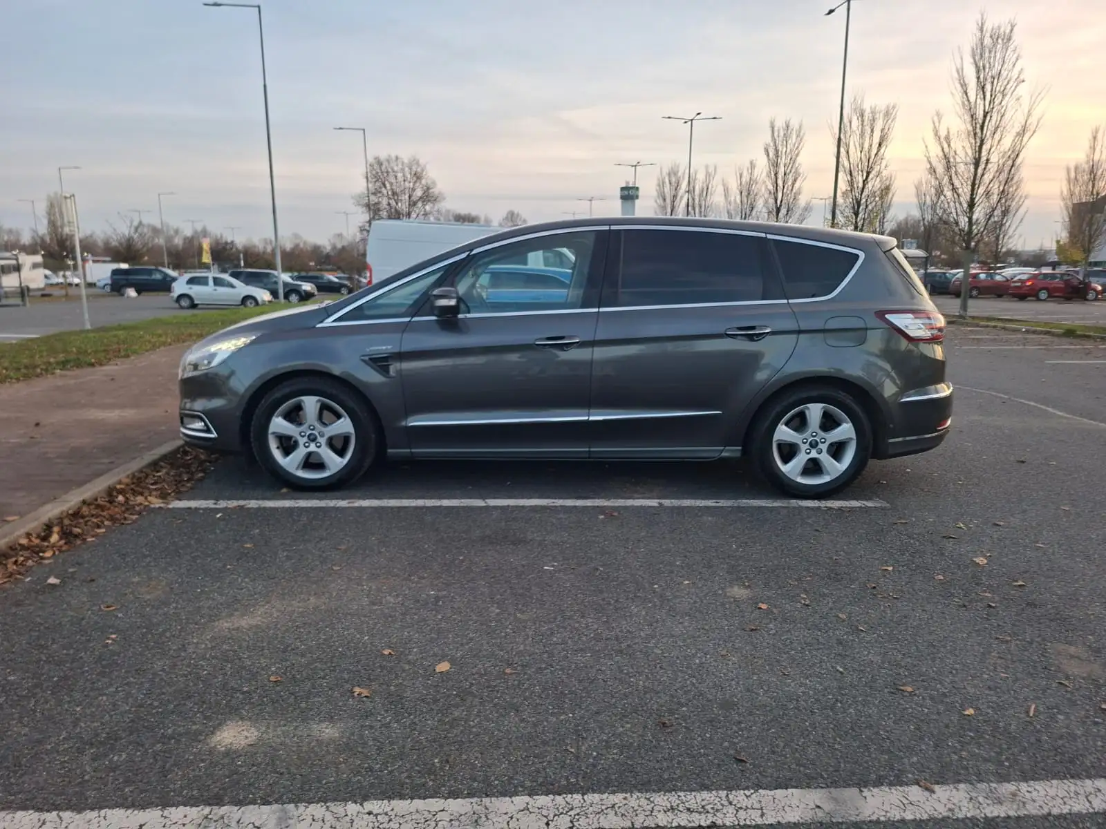 Vehicle image, number 14