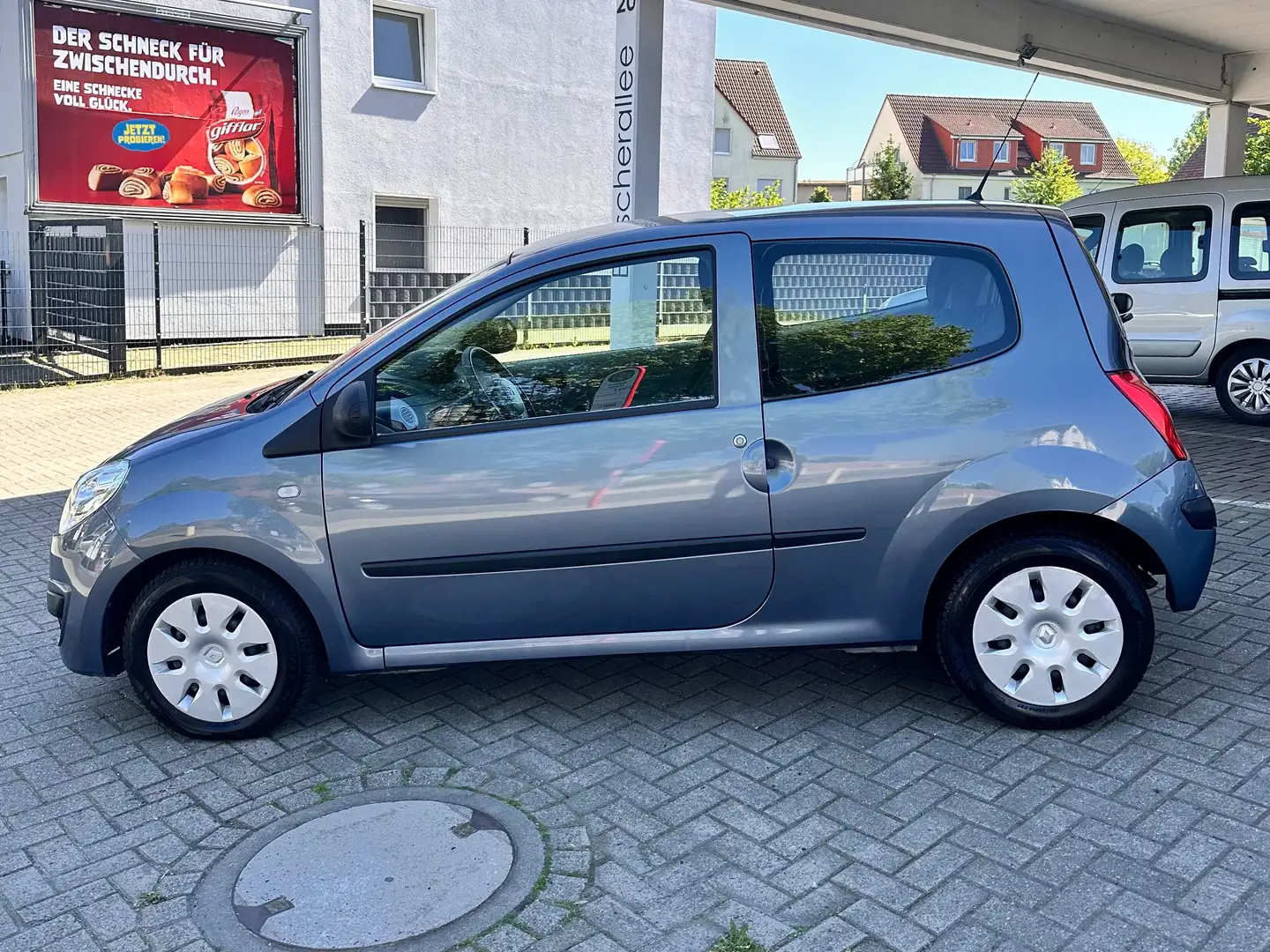 Vehicle image, number 6