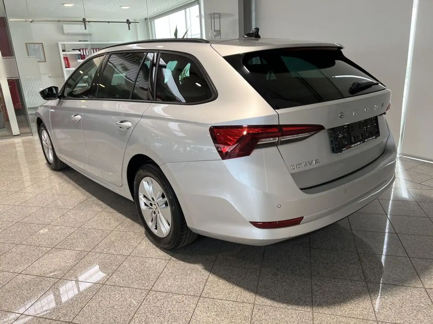 Vehicle image, number 3