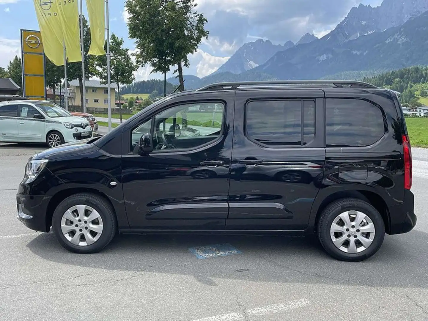 Vehicle image, number 2