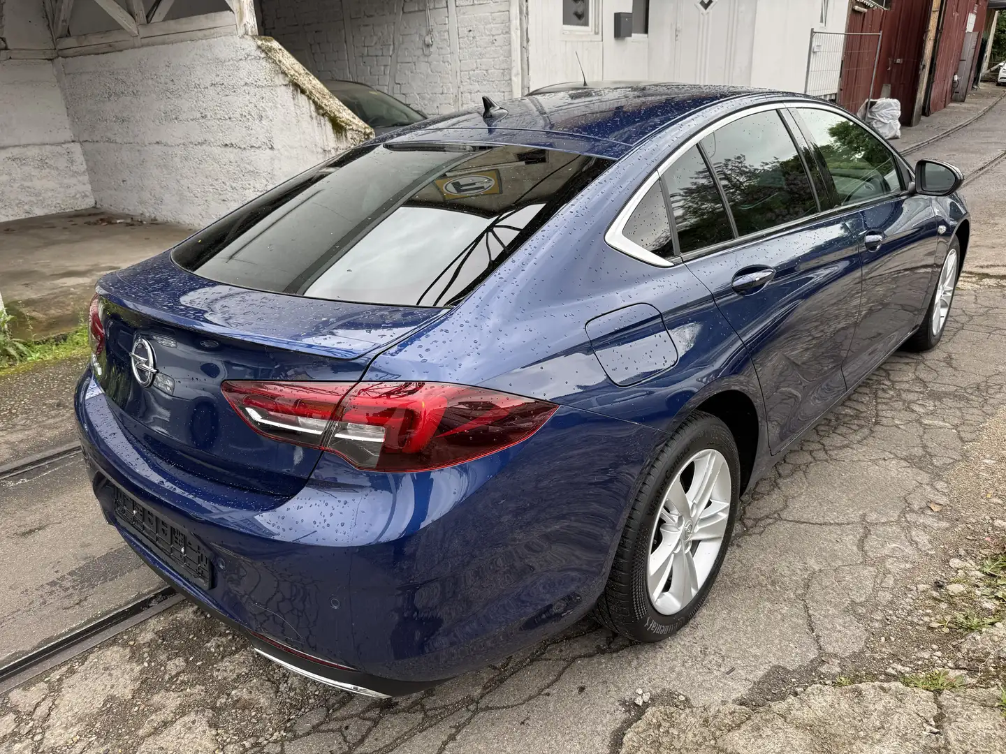 Vehicle image, number 4