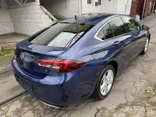 Vehicle image thumbnail, number 4