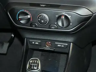 Vehicle image thumbnail, number 9