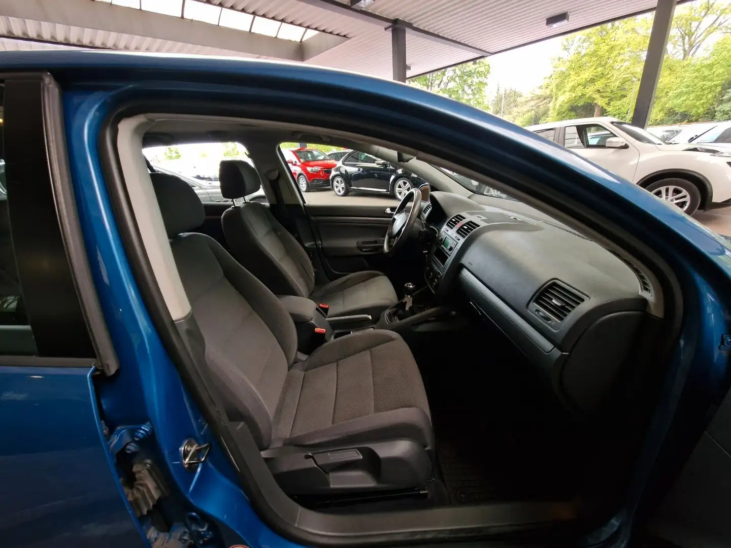 Vehicle image, number 17