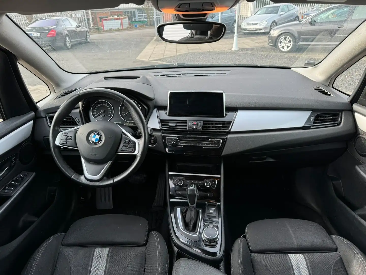 Vehicle image, number 6