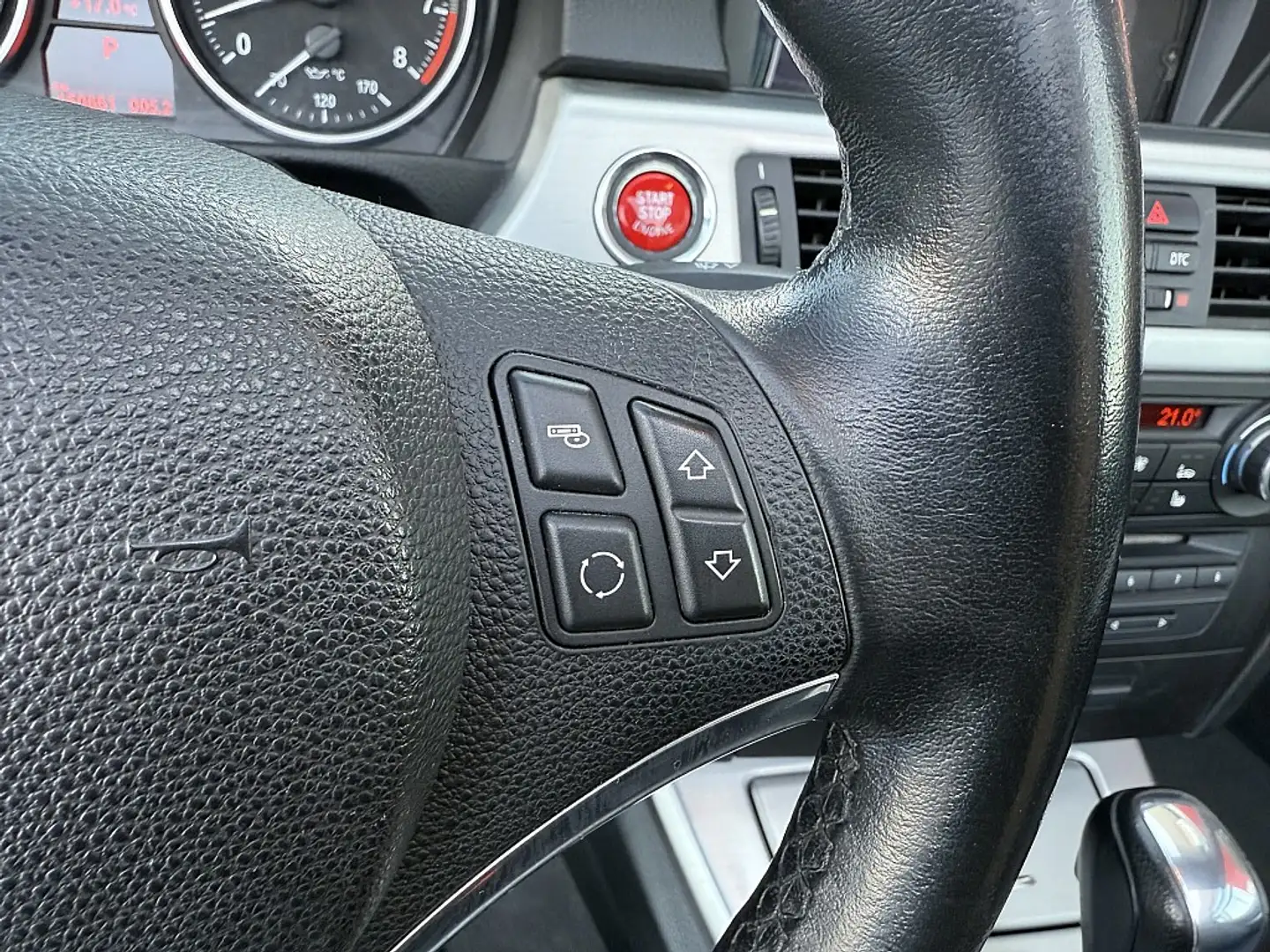 Vehicle image, number 19