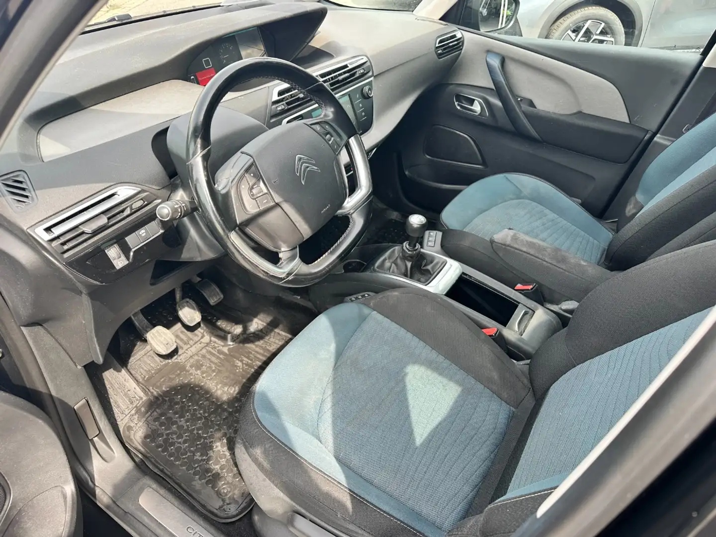 Vehicle image, number 7
