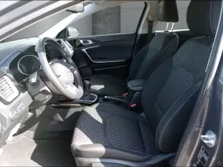Vehicle image thumbnail, number 7