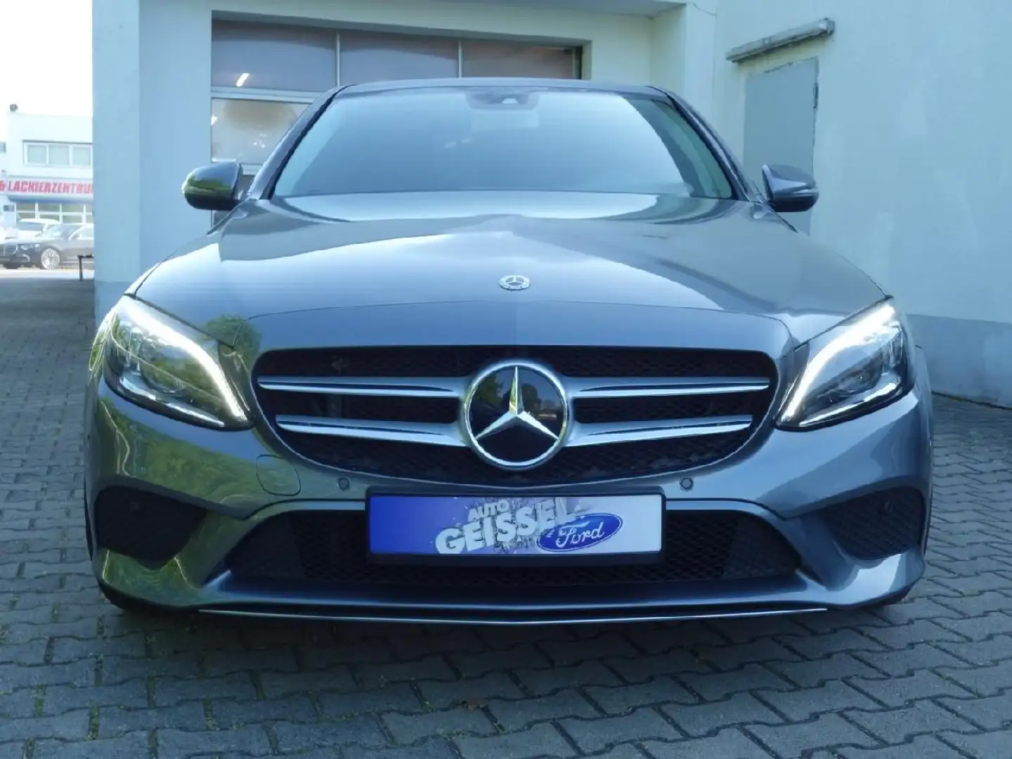 Vehicle image, number 2