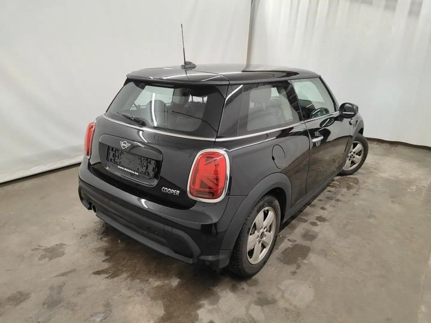 Vehicle image, number 2