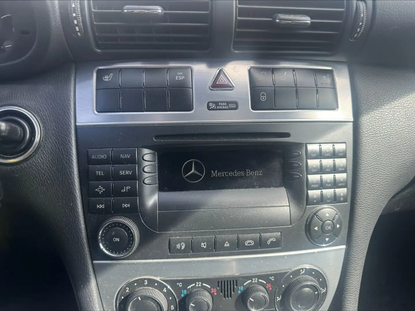 Vehicle image, number 12