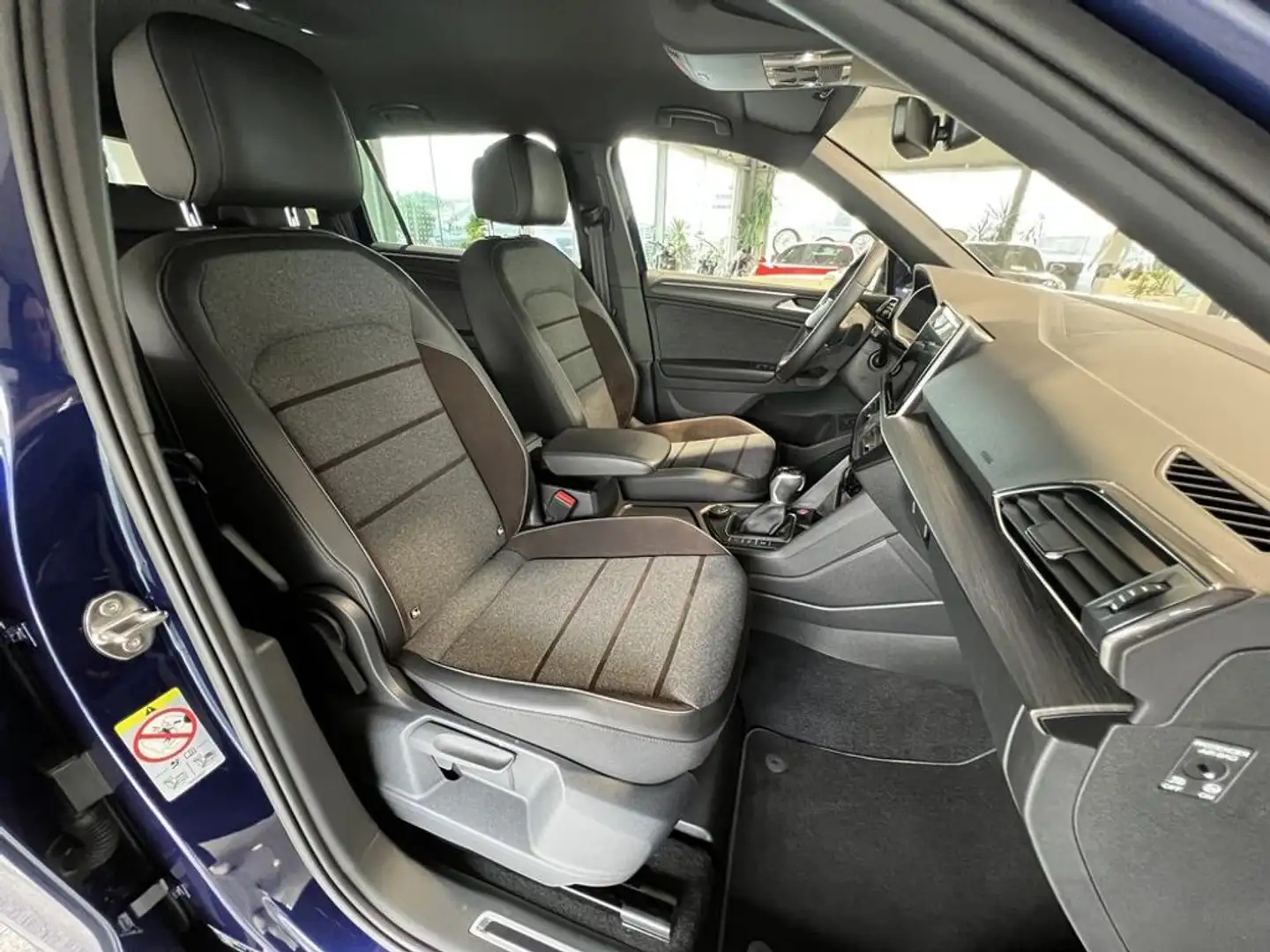 Vehicle image, number 5