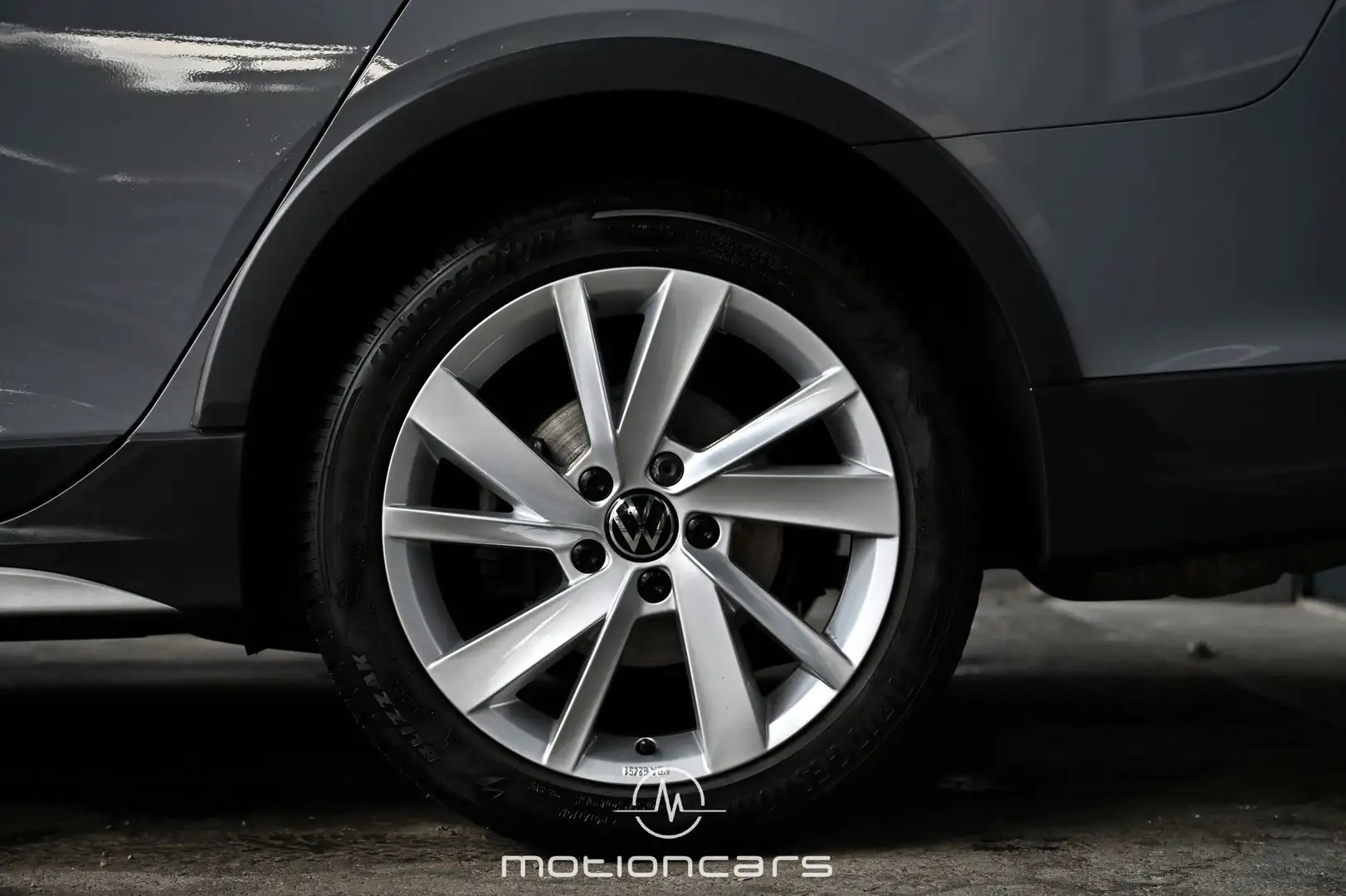 Vehicle image, number 8