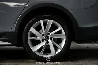 Vehicle image thumbnail, number 8