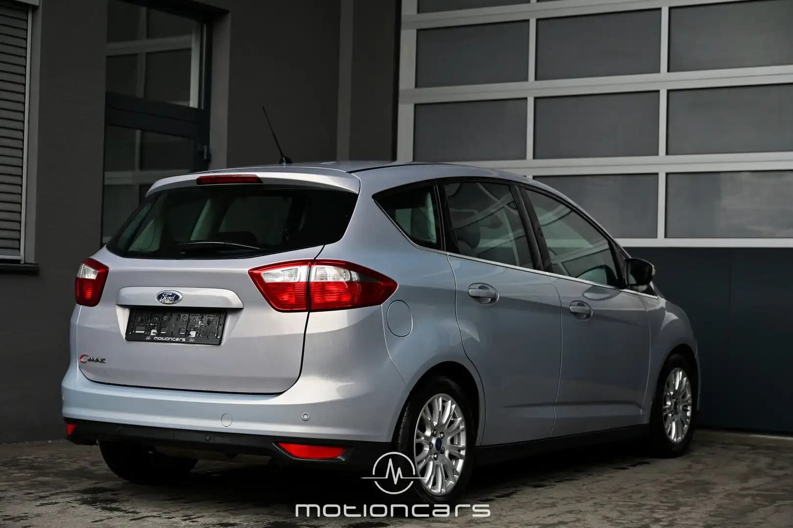 Vehicle image, number 2