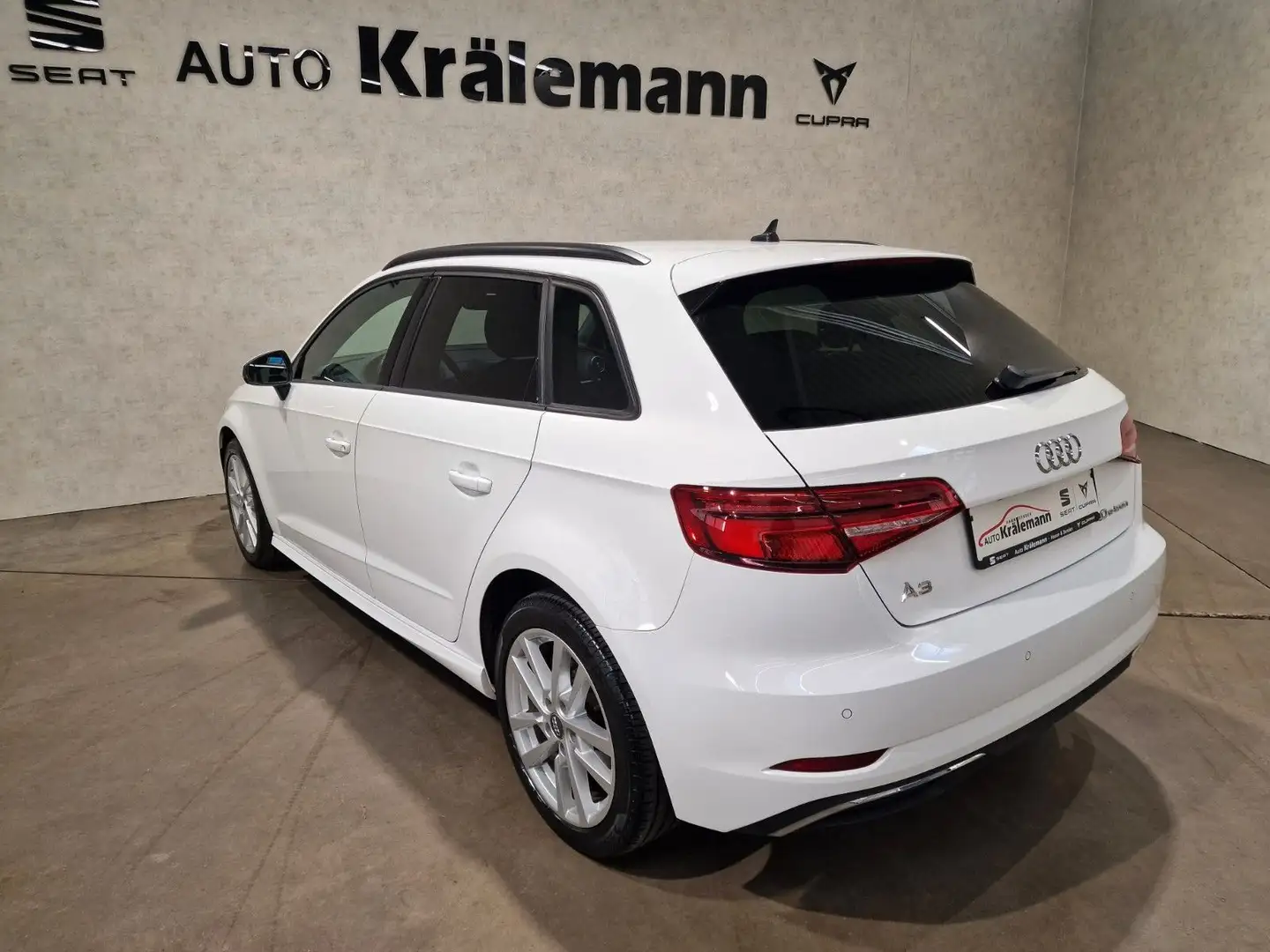 Vehicle image, number 3