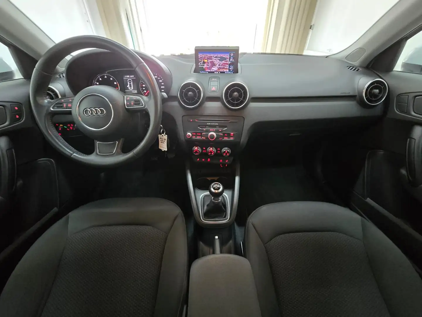 Vehicle image, number 17