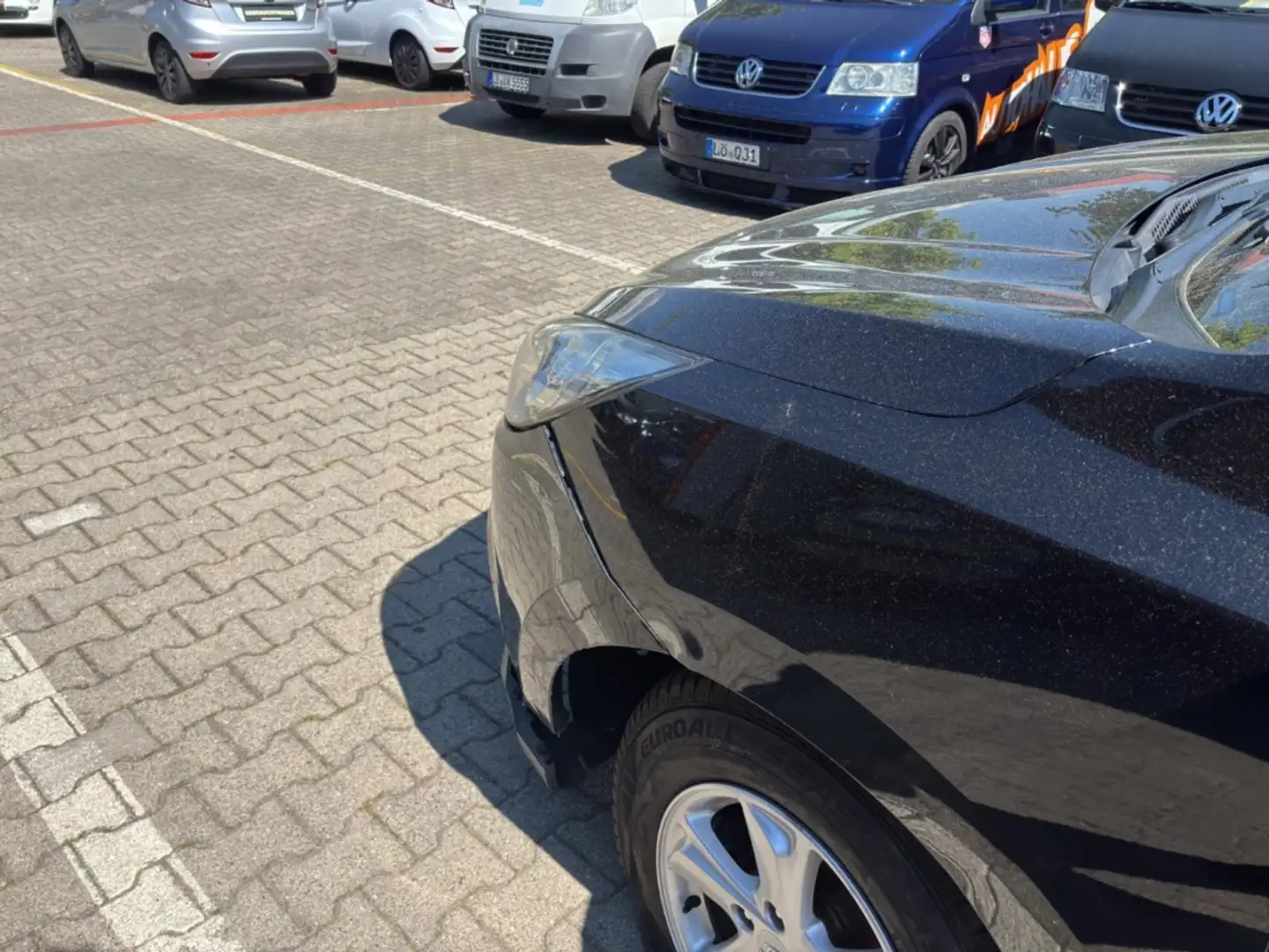 Vehicle image, number 3