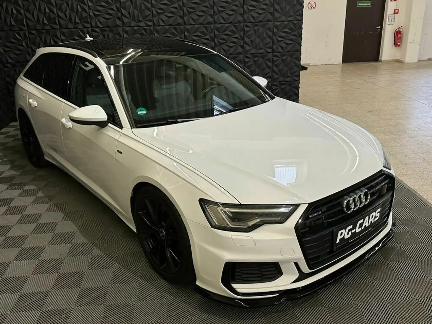 Vehicle image, number 6