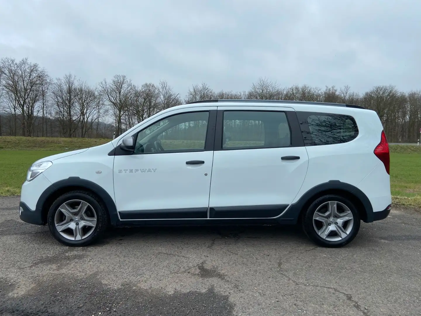 Vehicle image, number 2