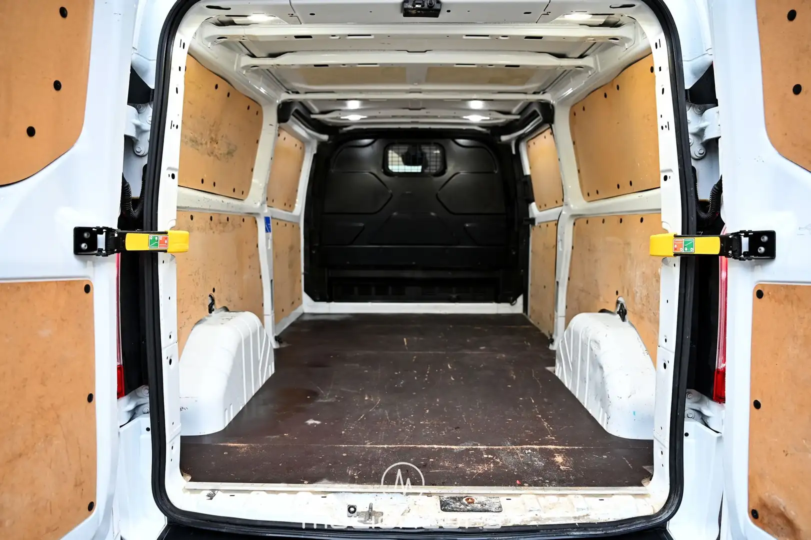 Vehicle image, number 14