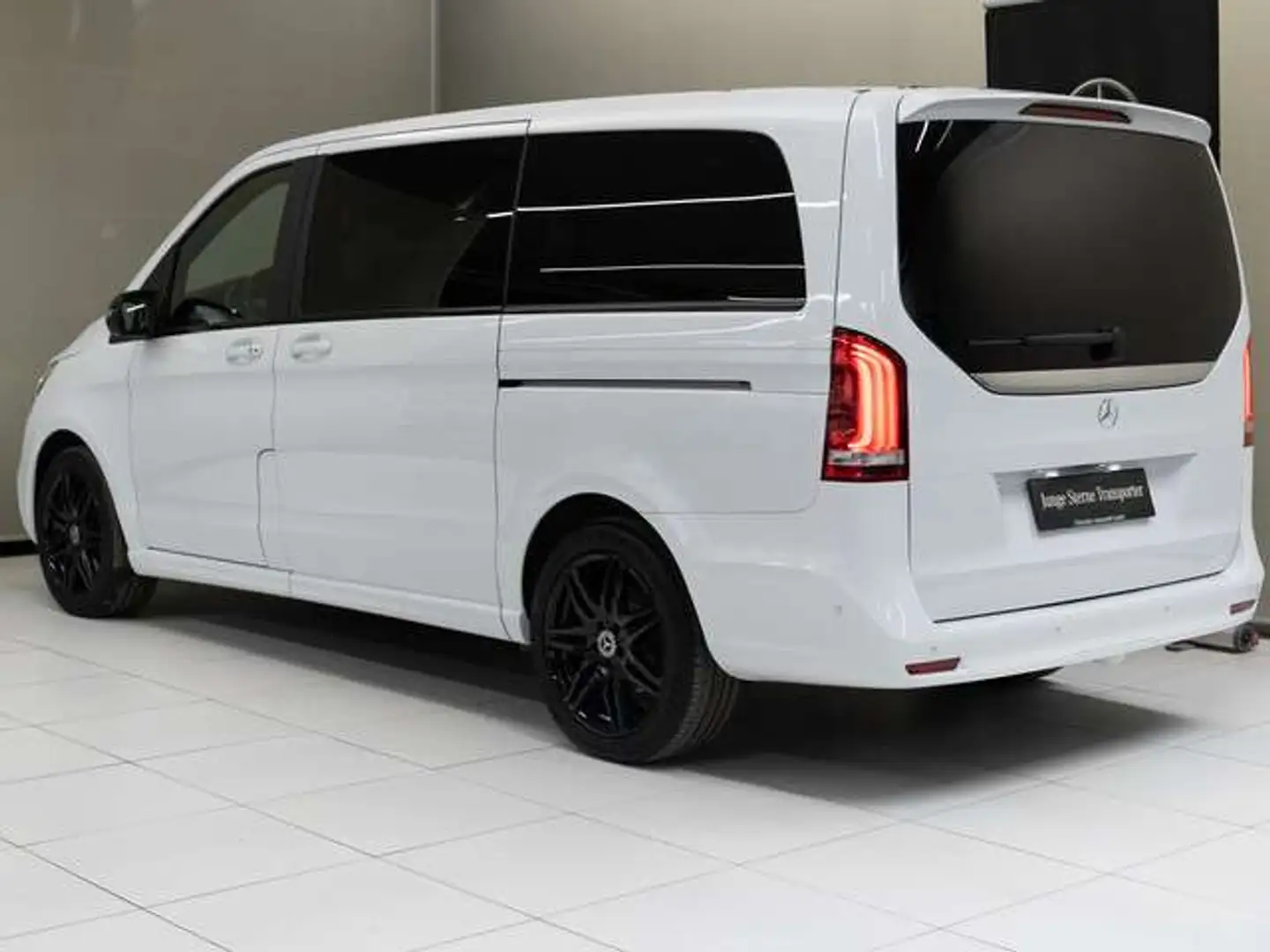 Vehicle image, number 9