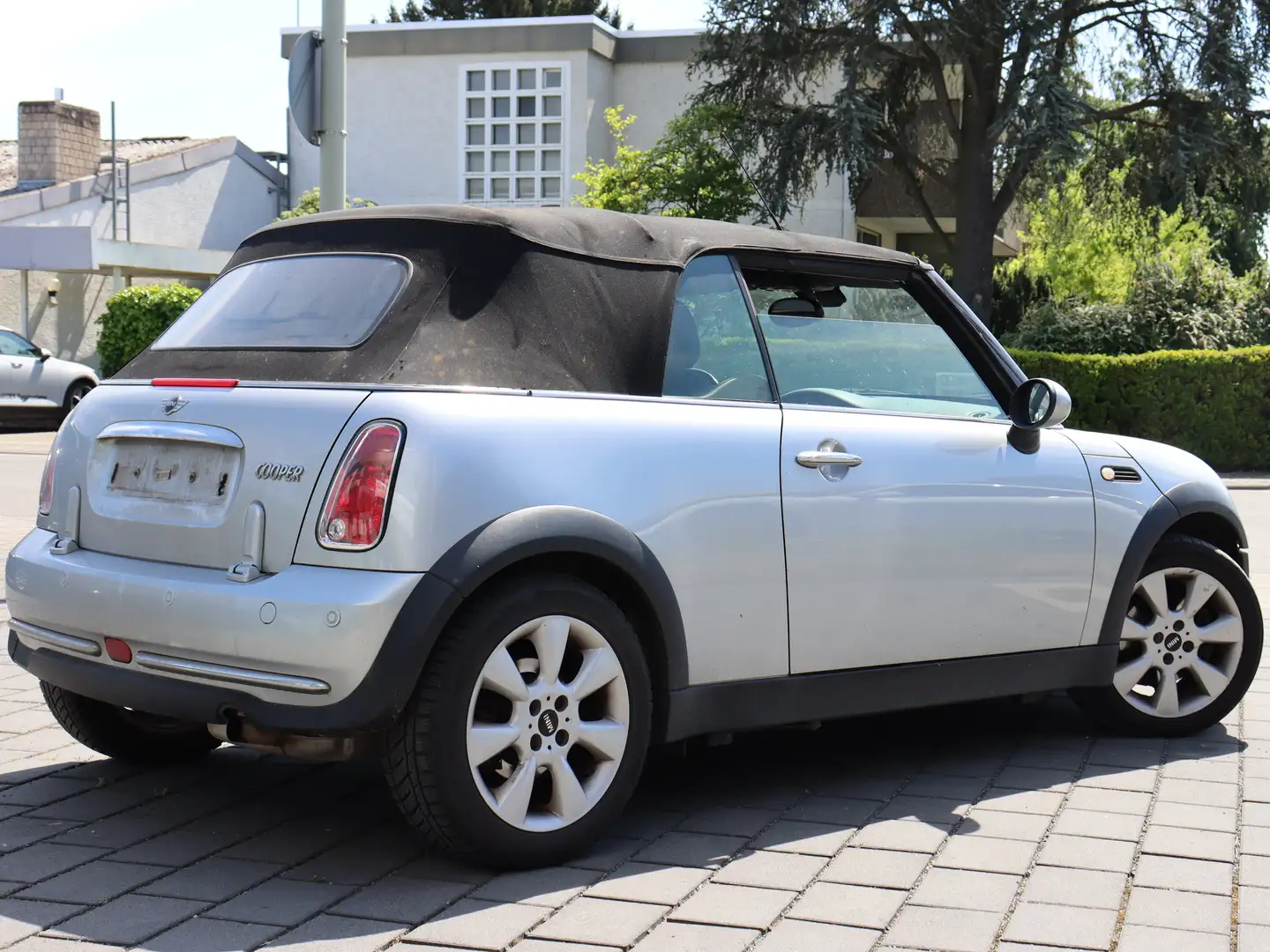 Vehicle image, number 4