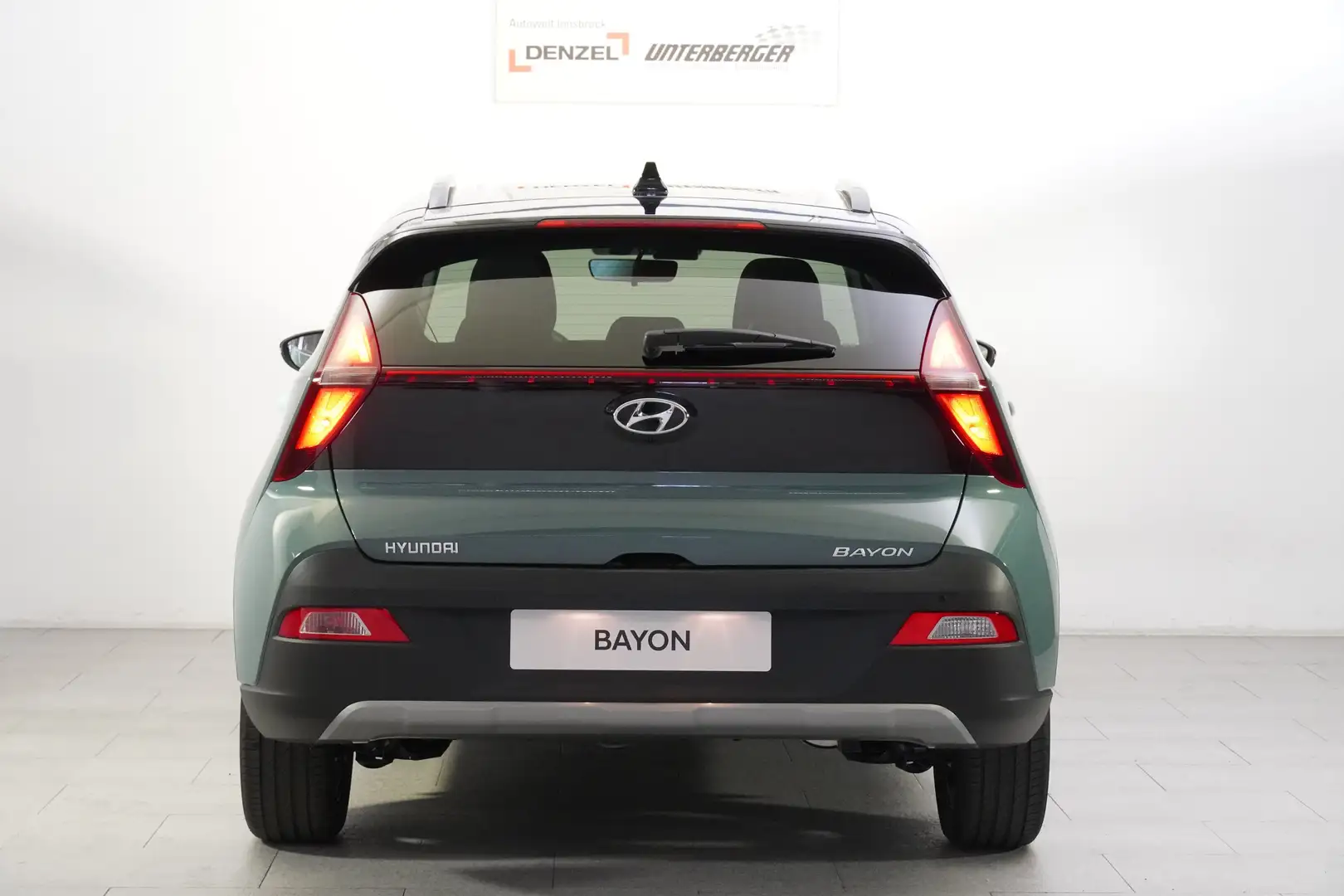Vehicle image, number 8
