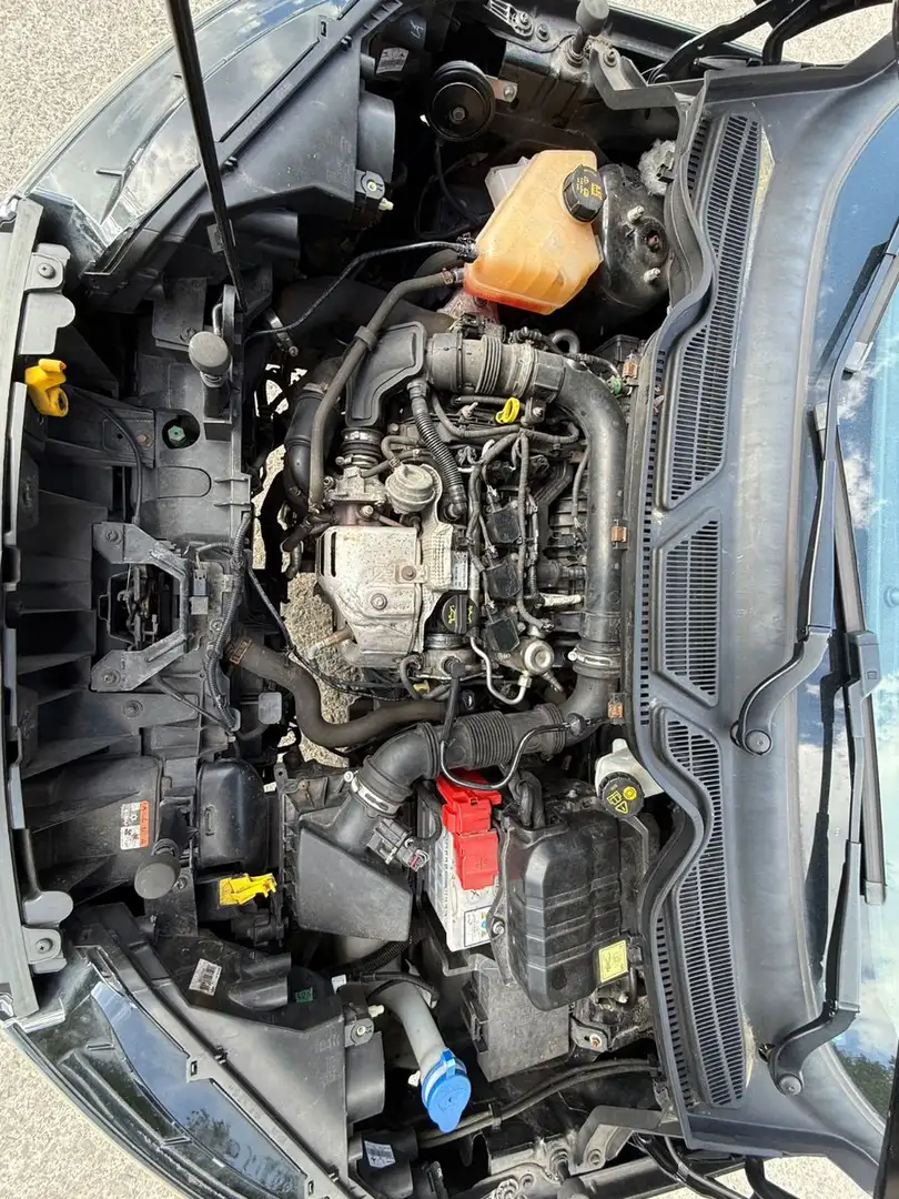 Vehicle image, number 13