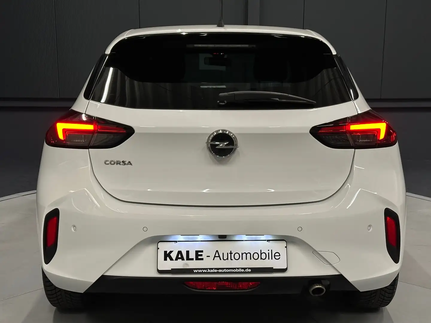 Vehicle image, number 4