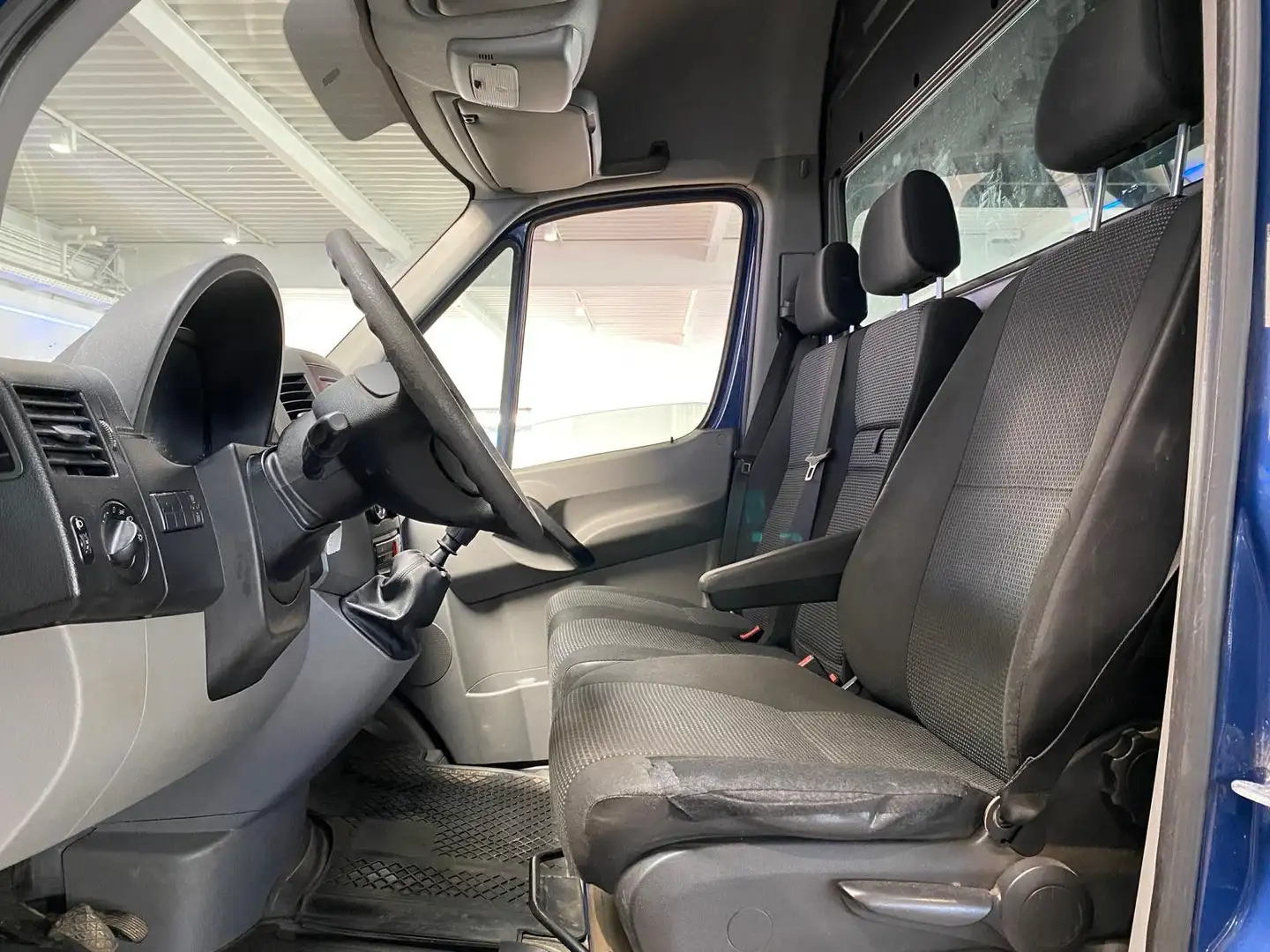 Vehicle image, number 9