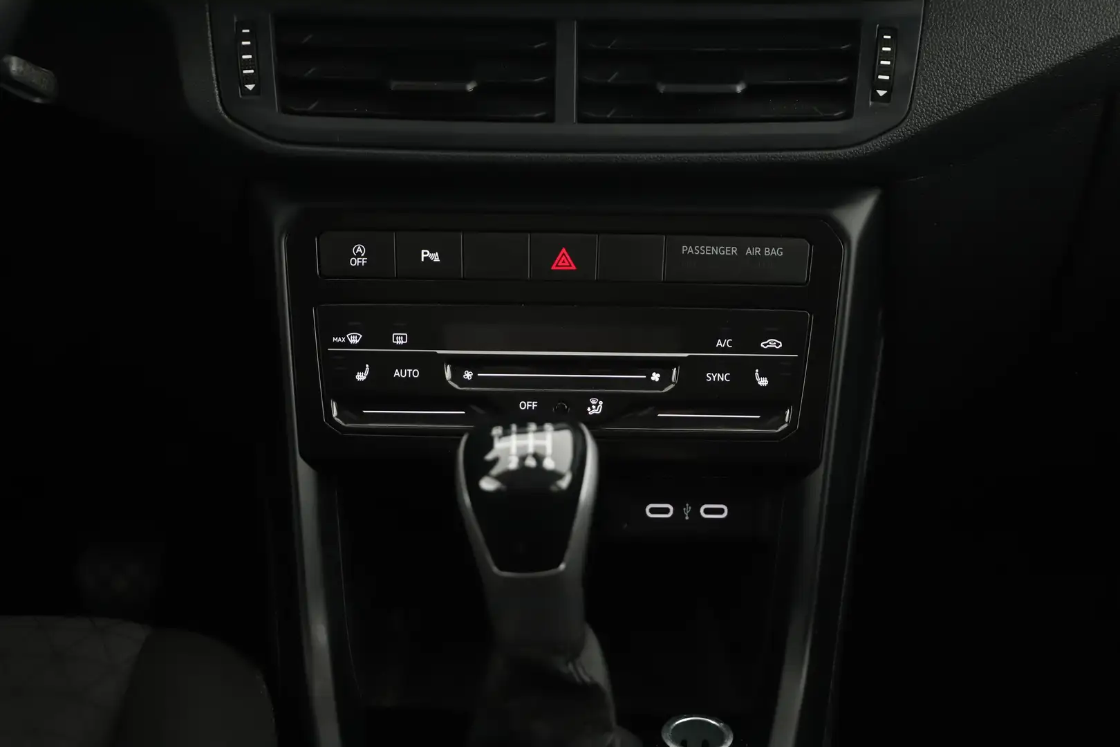Vehicle image, number 13