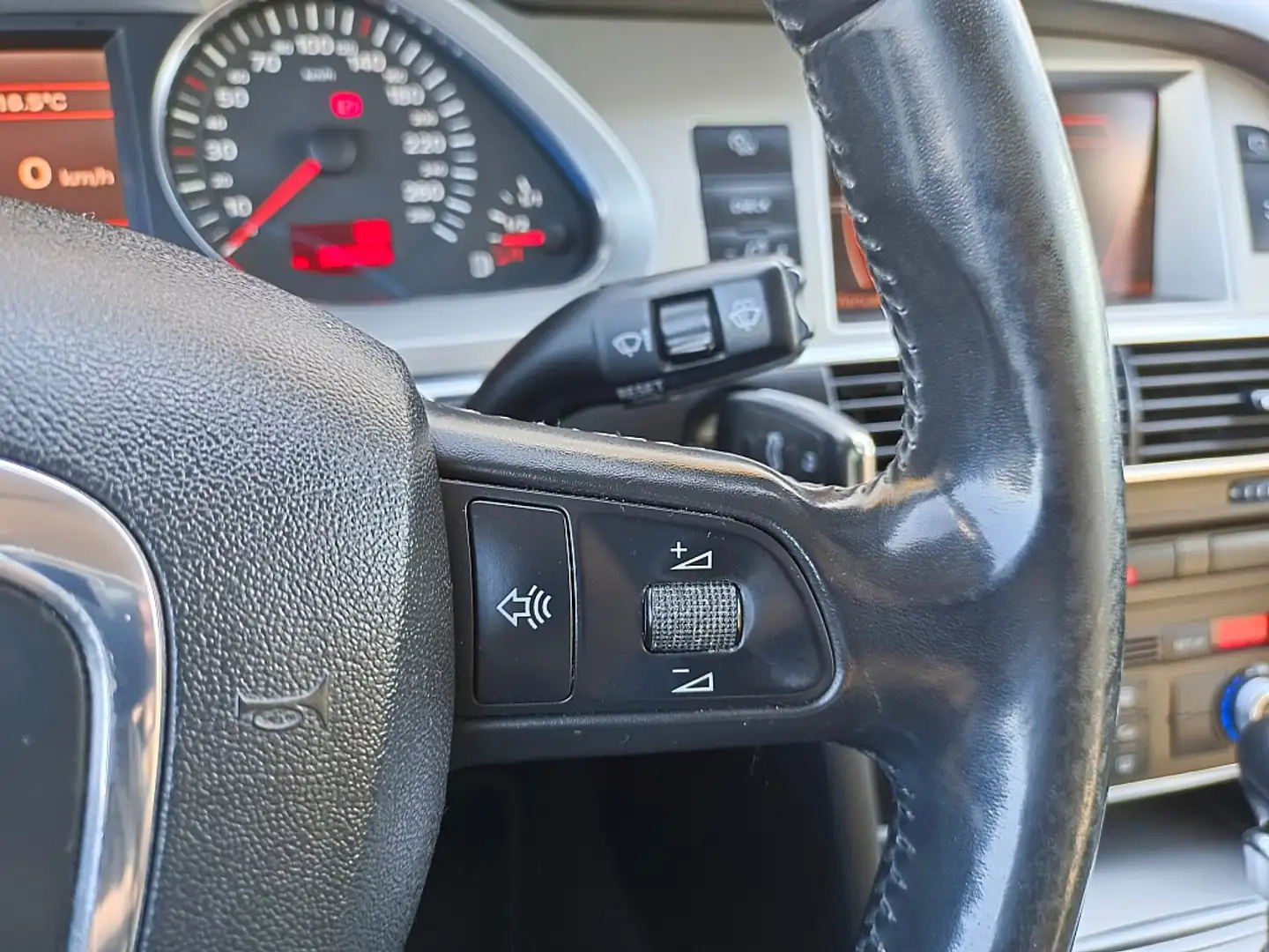 Vehicle image, number 18