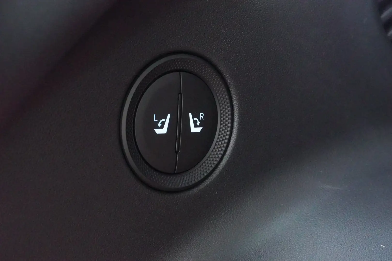 Vehicle image, number 14