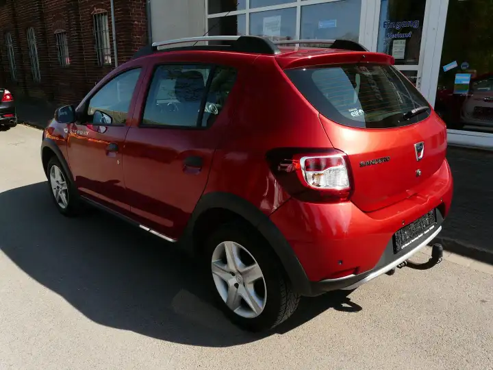 Additional image of the vehicle