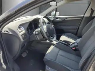 Vehicle image thumbnail, number 7