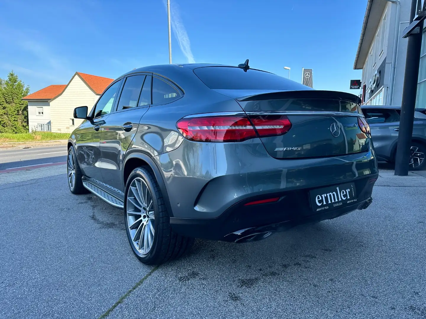 Vehicle image, number 4