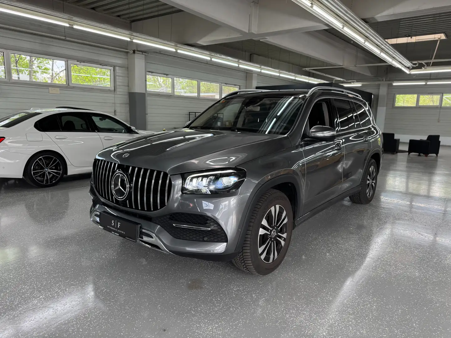 Vehicle image, number 3