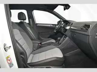 Vehicle image thumbnail, number 6