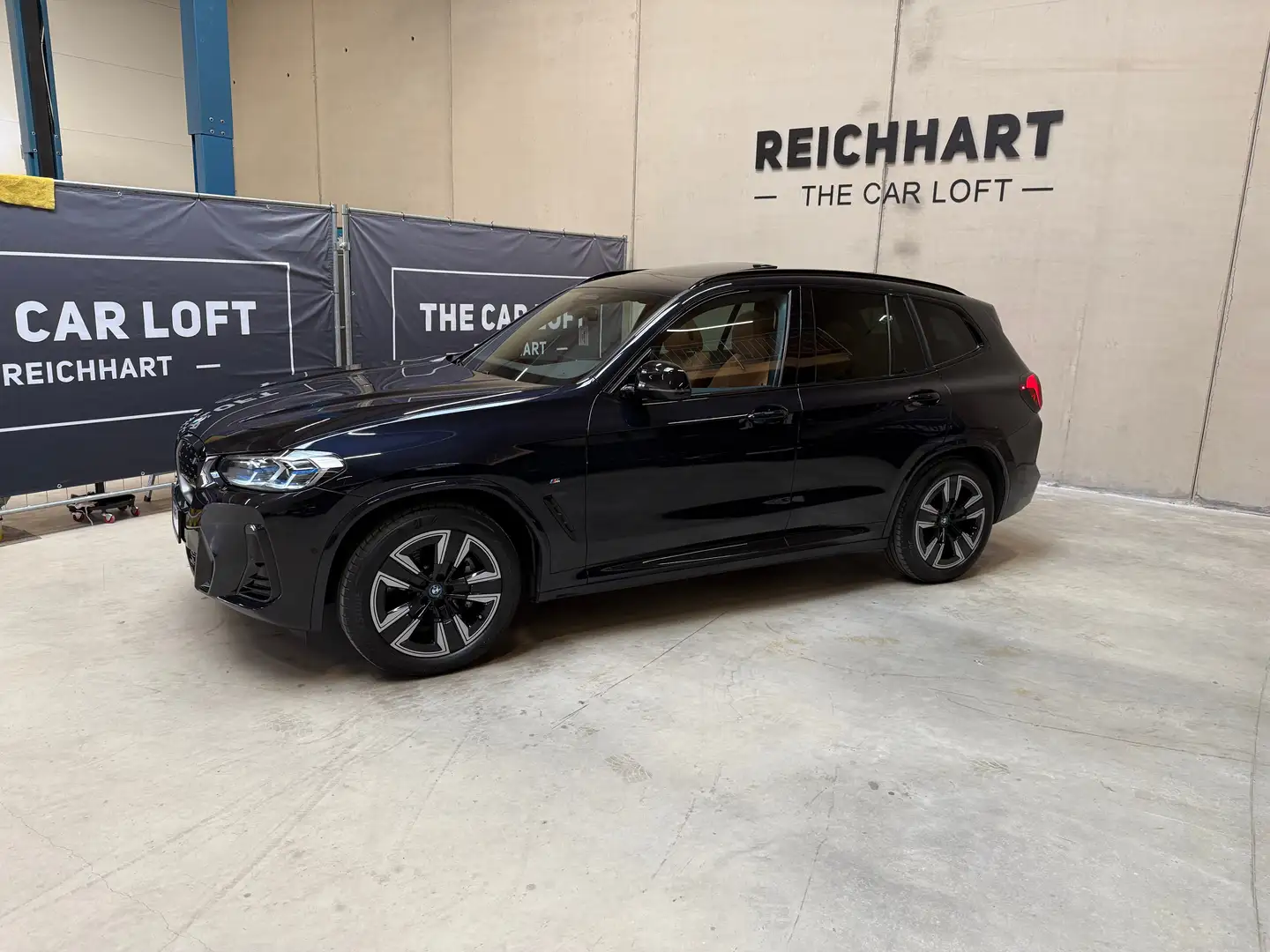 Vehicle image, number 3