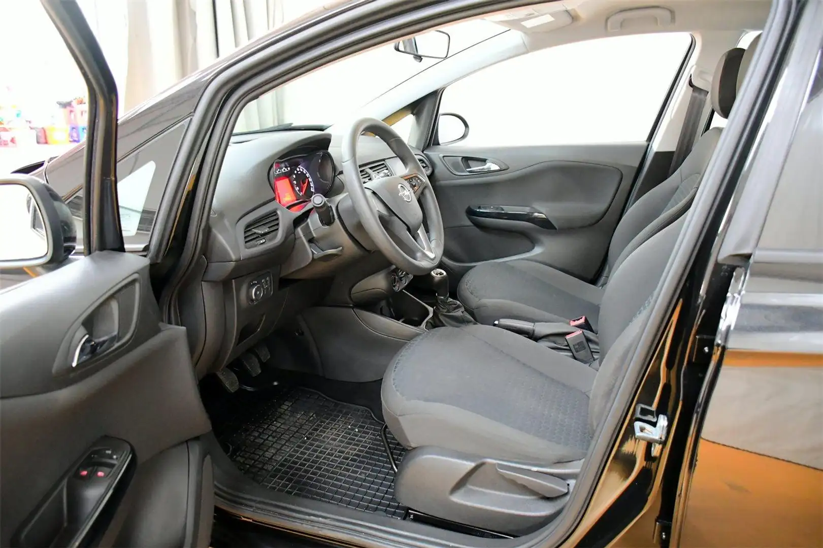 Vehicle image, number 10