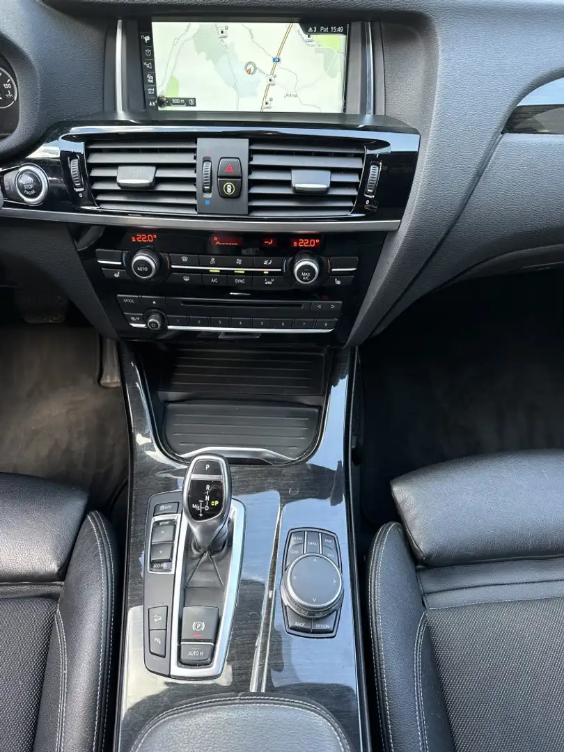 Vehicle image, number 12