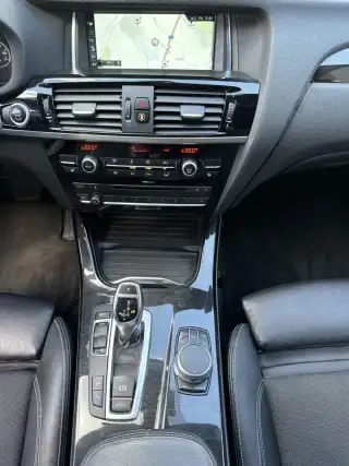 Vehicle image thumbnail, number 12