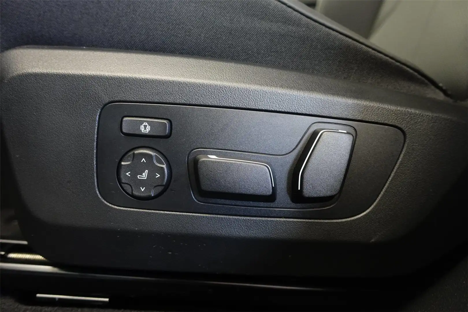 Vehicle image, number 10