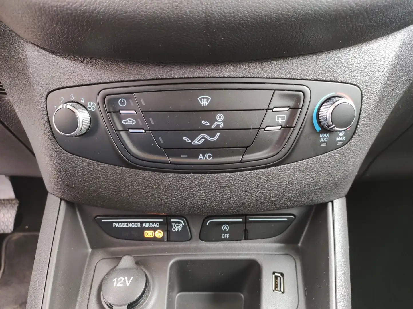 Vehicle image, number 17