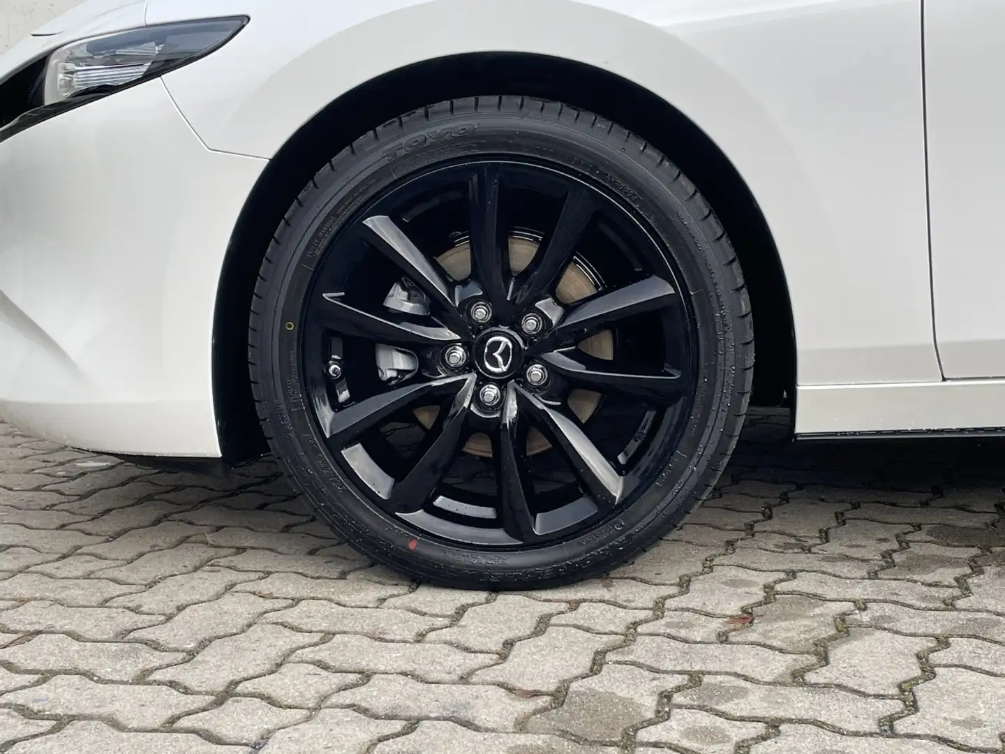Vehicle image, number 6